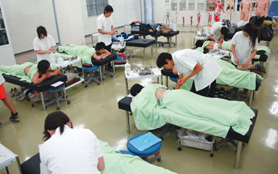 鍼灸実習室