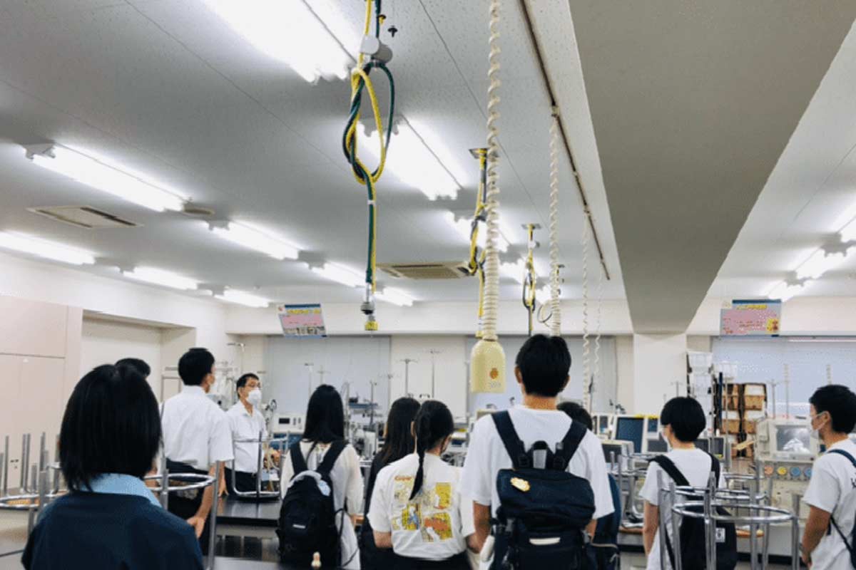 校舎見学ツアー