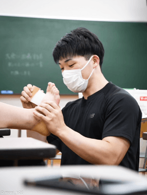 神谷　仁