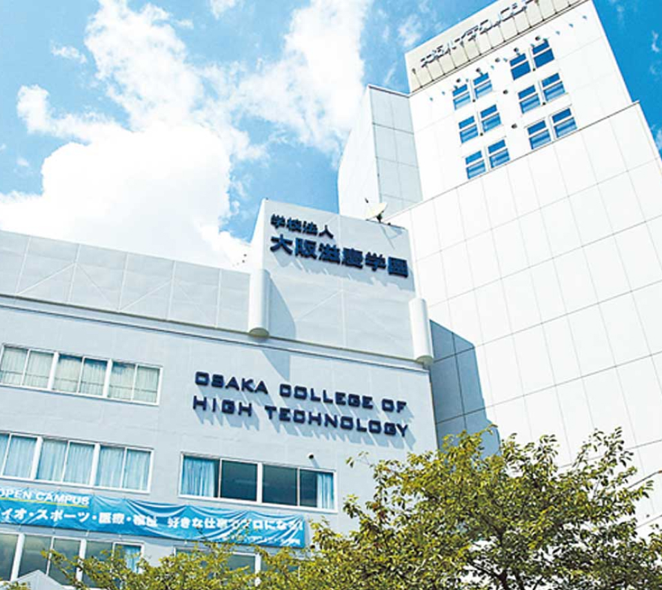 学校到着